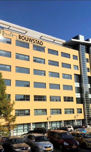 Bouwstad is gevestigd aan de Laan van Oversteen 20 in Rijswijk